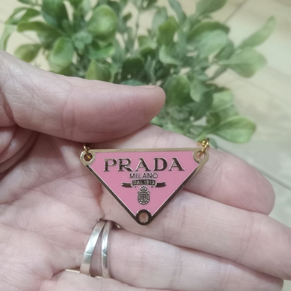 Luxury Fashion Pink & Gold Tone Necklace! Authentic Zipper Pull Repurposed - Picture 2 of 3